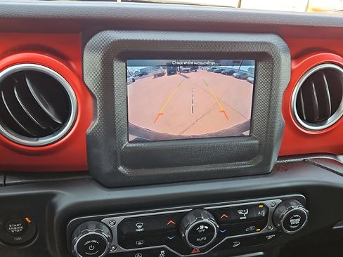 Used 2018 Jeep Wrangler Unlimited Rubicon w/ Steel Bumper Group AWD/4WD image 17
