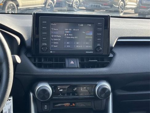 Used 2021 Toyota RAV4 LE image 15
