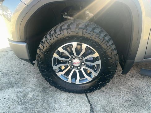 Used 2019 GMC Sierra 1500 AT4 w/ AT4 Premium Package image 9