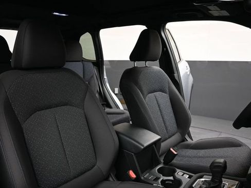 Used 2025 Subaru Forester Premium AWD/4WD image 13
