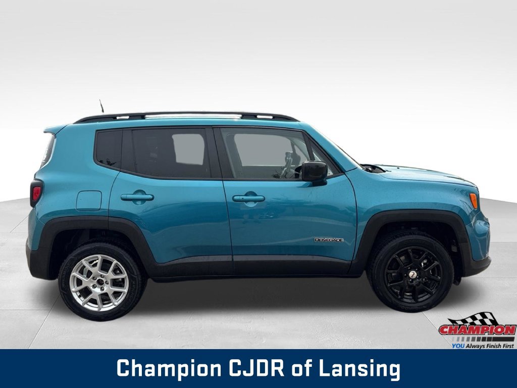 Used 2022 Jeep Renegade Latitude AWD/4WD image 10