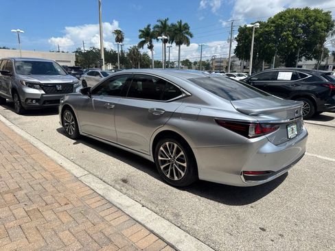 Used 2022 Lexus ES 300h w/ Premium Package FWD image 9