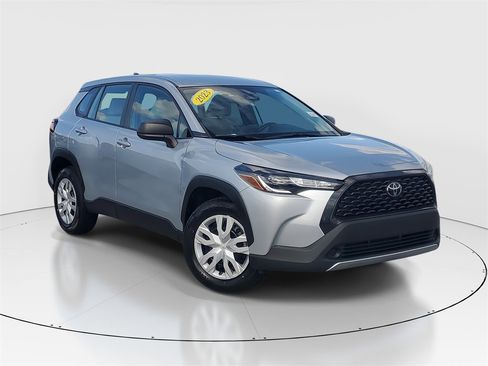 Used 2023 Toyota Corolla Cross L image 2