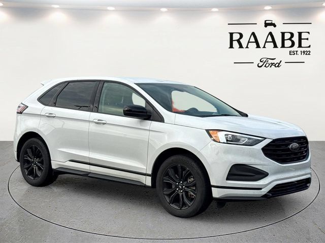 Used 2024 Ford Edge SE w/ Black Appearance Package AWD/4WD image 4