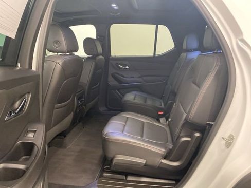 Used 2023 Chevrolet Traverse RS image 23