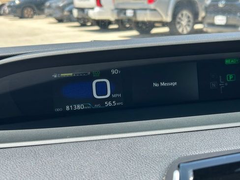 Used 2020 Toyota Prius LE FWD image 29