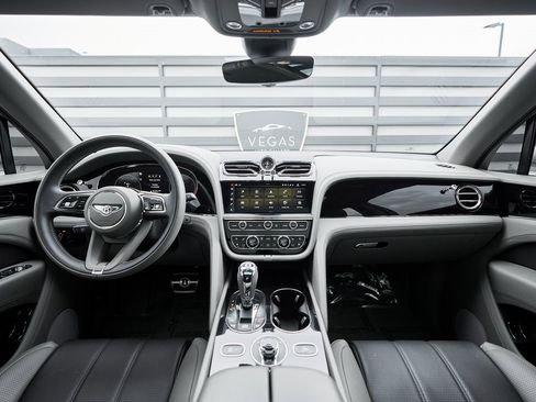 Used 2023 Bentley Bentayga Extended Wheelbase image 51