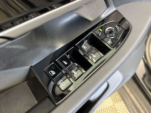Used 2026 BMW 530i RWD image 15