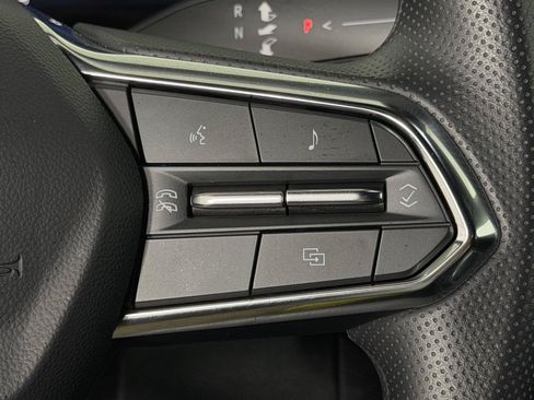 Certified 2025 Chevrolet Equinox EV LT FWD image 24