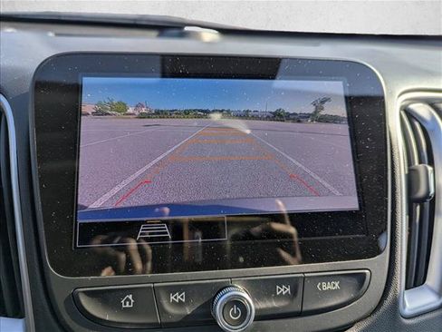 Used 2025 Chevrolet Malibu LT FWD image 18