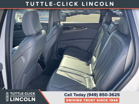 Certified 2022 Lincoln Nautilus Reserve w/ Equipment Group 201A image 18