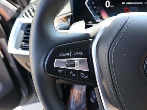 Used 2025 BMW X5 xDrive40i w/ Premium Package image 16