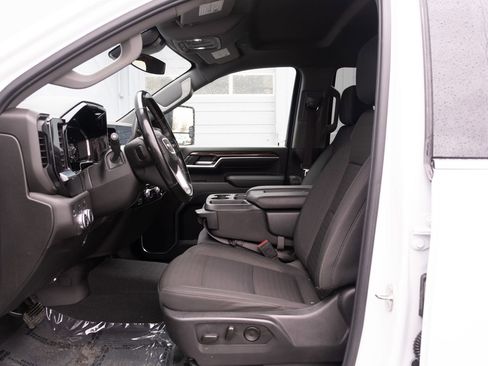 Used 2024 GMC Sierra 3500 SLE w/ SLE Value Package image 11