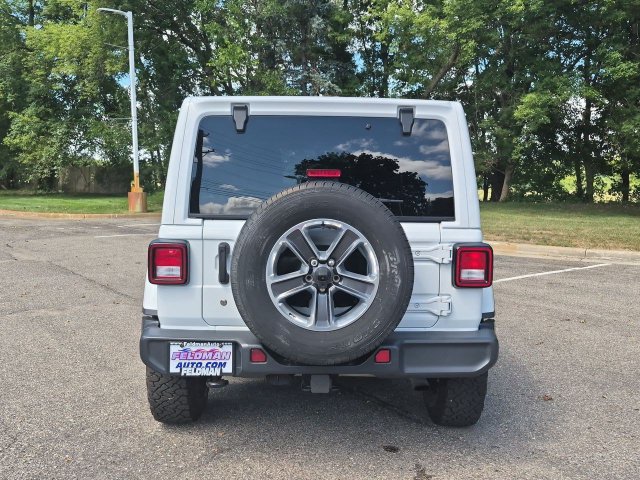 Used 2018 Jeep Wrangler Unlimited Sahara AWD/4WD image 4