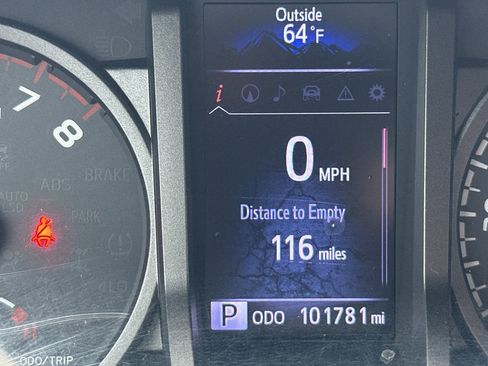 Used 2017 Toyota Tacoma TRD Sport image 22