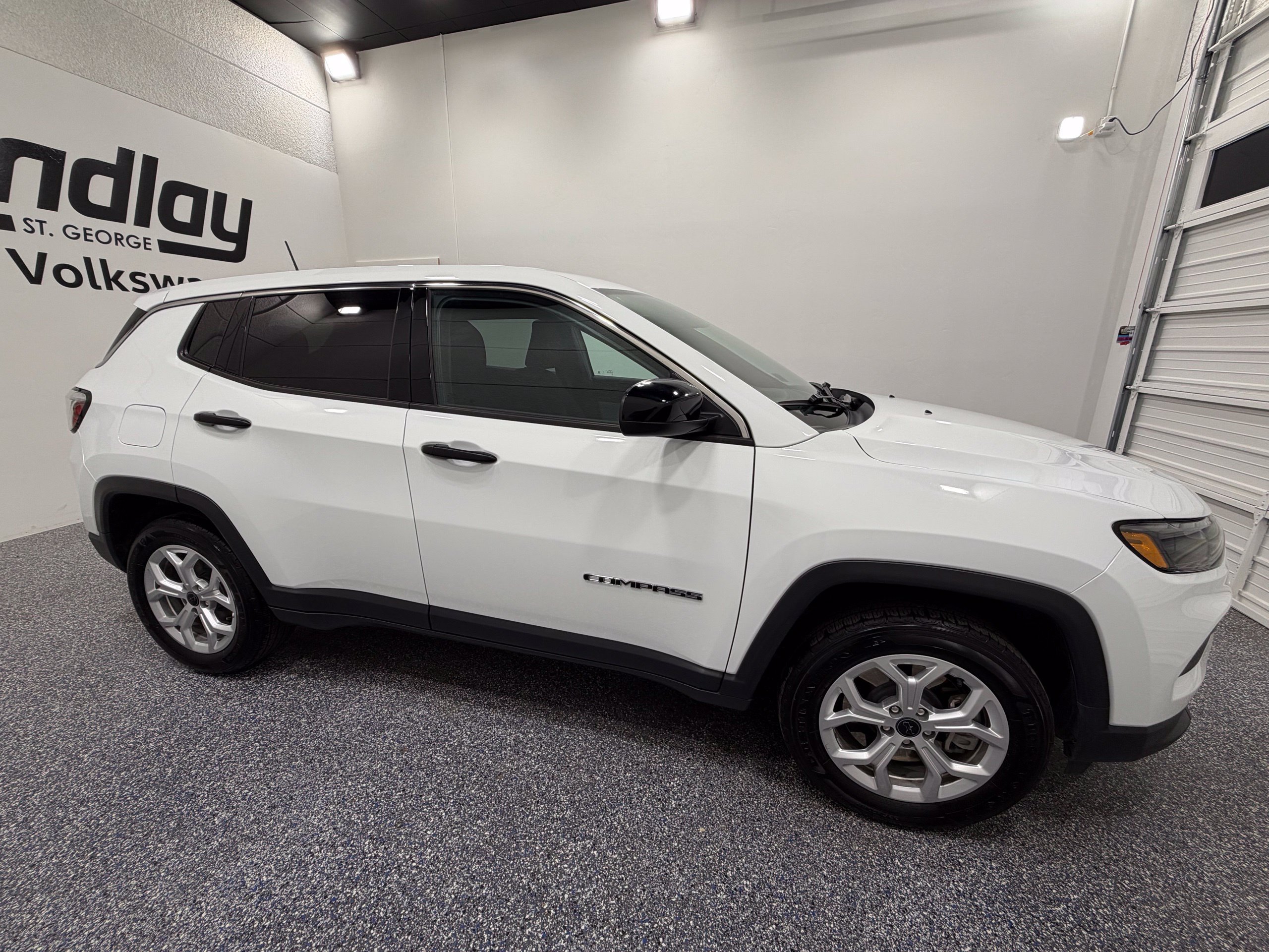 Used 2025 Jeep Compass Sport AWD/4WD image 8