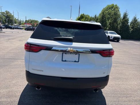 Used 2023 Chevrolet Traverse LT FWD image 4