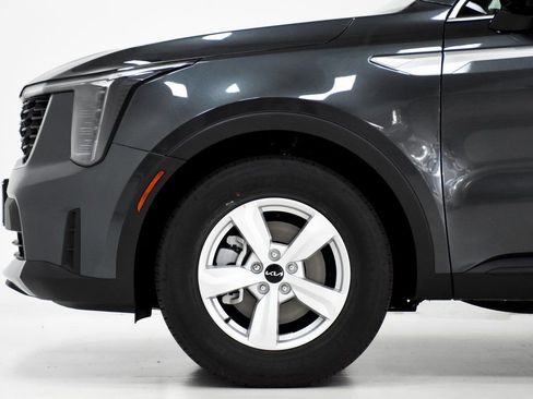 Certified 2024 Kia Sorento LX image 25