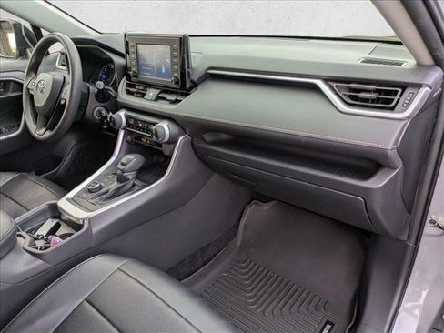 Used 2019 Toyota RAV4 LE image 22