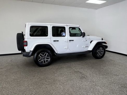 Used 2024 Jeep Wrangler Sahara image 21