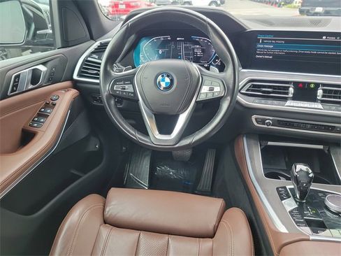Used 2022 BMW X5 xDrive45e w/ Parking Assistance Package image 10