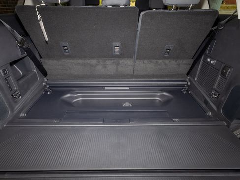 New 2025 Ford Expedition Active image 32