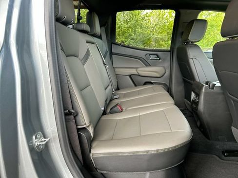 Used 2026 Chevrolet Colorado ZR2 w/ Technology Package AWD/4WD image 27