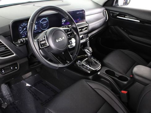Used 2024 Kia Seltos EX AWD/4WD image 17