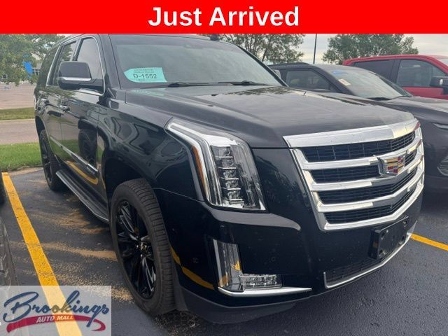 Used 2017 Cadillac Escalade Luxury AWD/4WD image 1