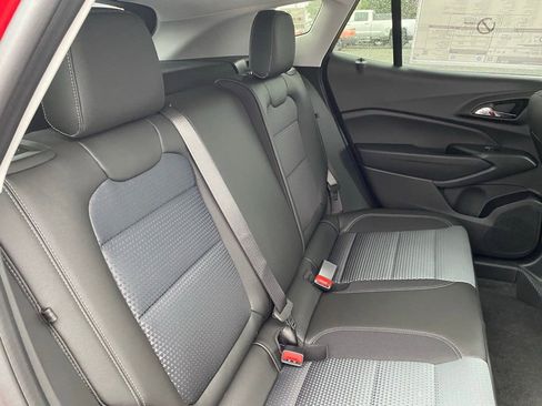 New 2026 Chevrolet Trax LT w/ LPO, Blackout Package image 20
