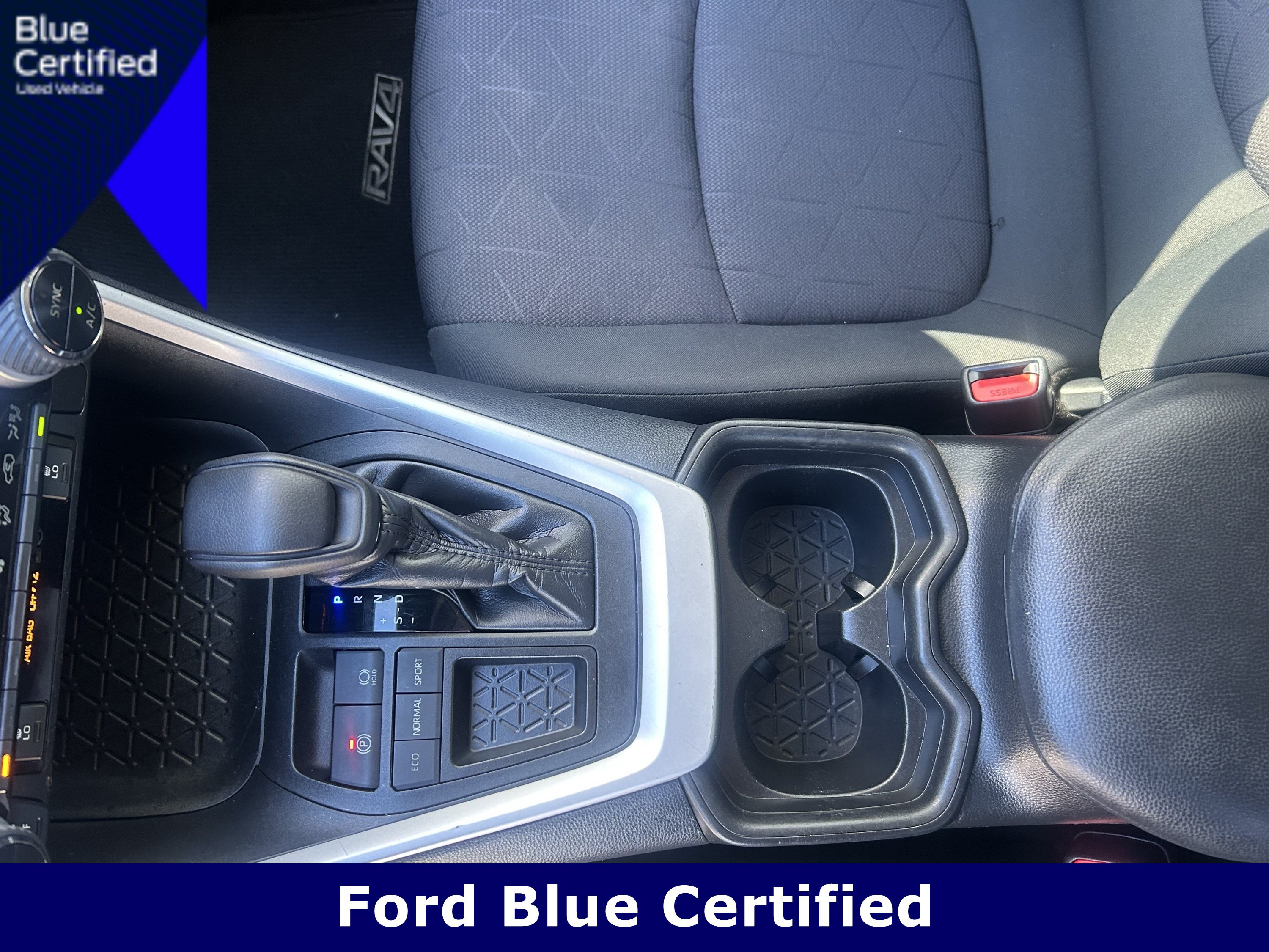 Used 2019 Toyota RAV4 XLE w/ Convenience Package FWD image 15