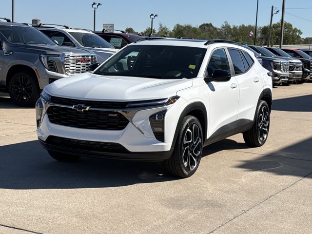 New 2026 Chevrolet Trax RS w/ Sunroof Package FWD image 6