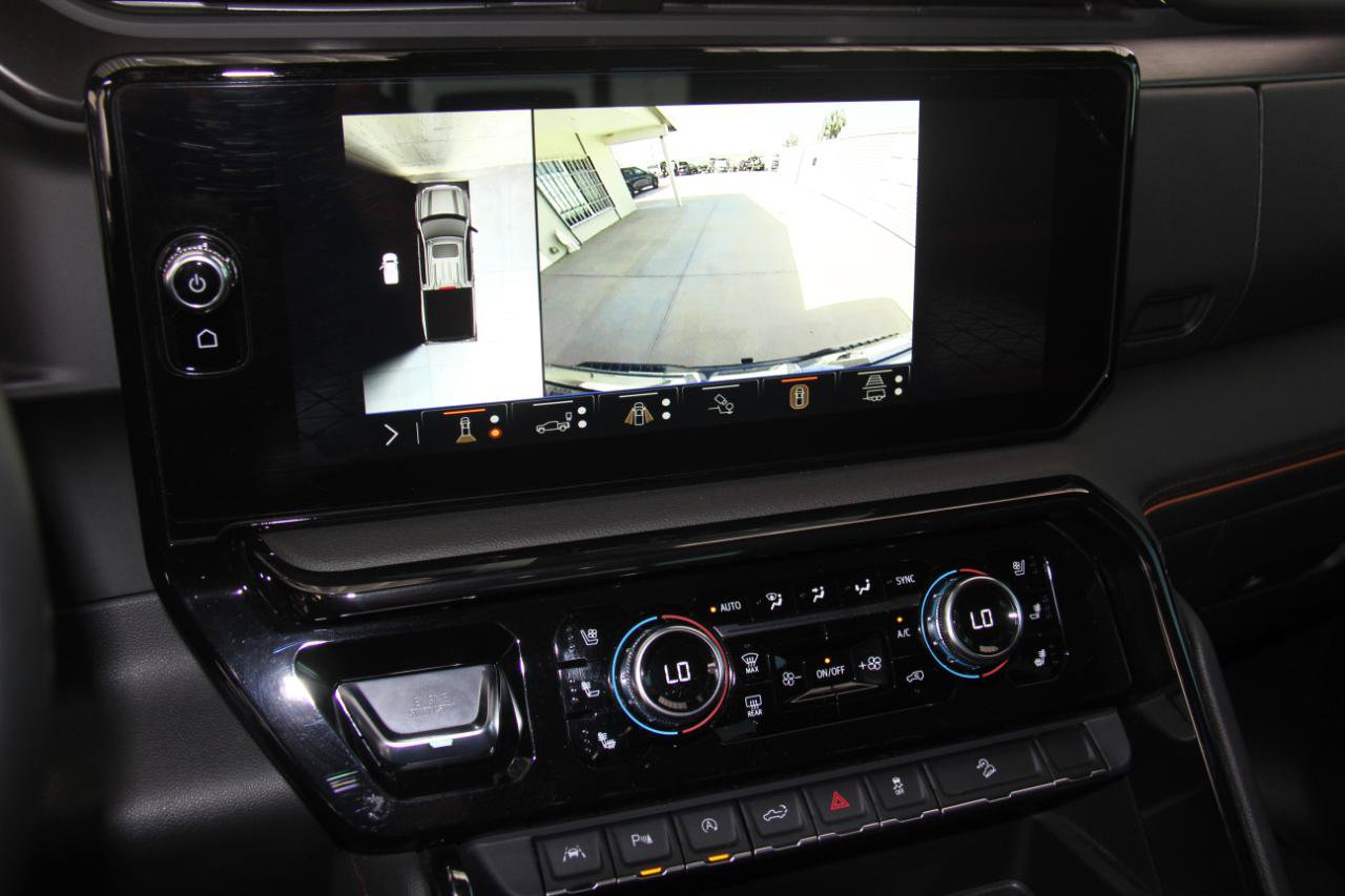 Used 2024 GMC Sierra 1500 AT4 w/ Technology Package AWD/4WD image 18