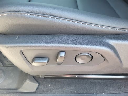 New 2025 GMC Canyon Elevation w/ Convenience Package image 12