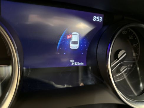 Used 2020 Toyota Camry XLE image 7