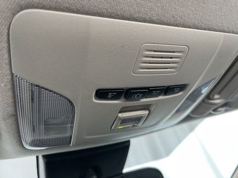 Used 2022 Toyota Corolla LE image 19