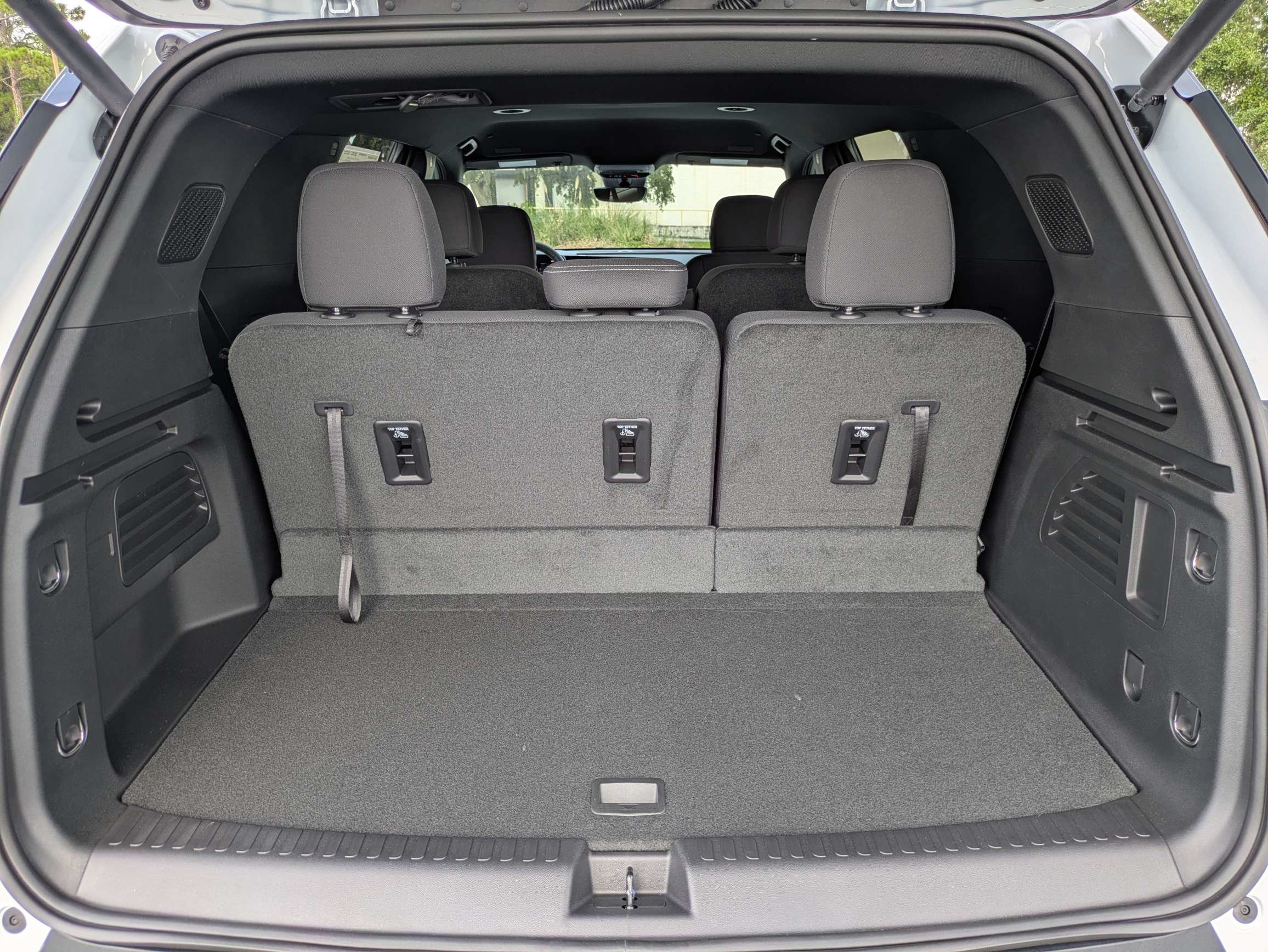 New 2027 Chevrolet Traverse LT w/ Driver Confidence Package FWD image 7