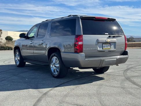 Used 2009 Chevrolet Suburban LTZ image 5