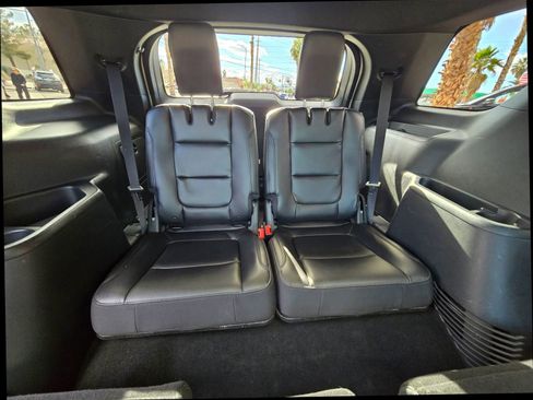Used 2019 Ford Explorer XLT w/ Equipment Group 202A FWD image 18