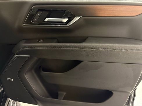 Used 2025 GMC Yukon Denali image 49