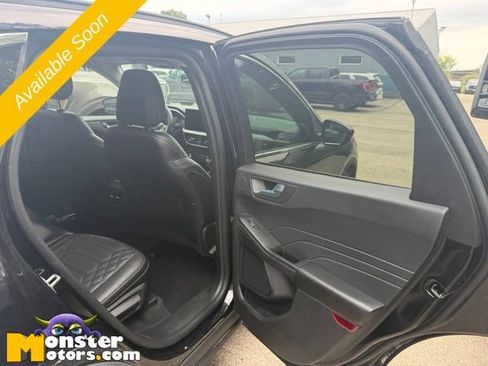 Used 2023 Ford Escape Platinum w/ Premium Technology Package AWD/4WD image 11