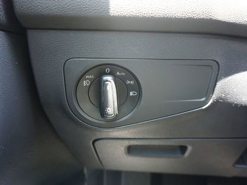 Used 2018 Volkswagen Tiguan S w/ Front Fog Lights Package FWD image 4