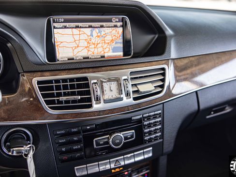 Used 2014 Mercedes-Benz E 350 4MATIC Wagon image 30