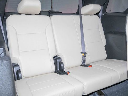 Used 2022 Chevrolet Traverse Premier image 16