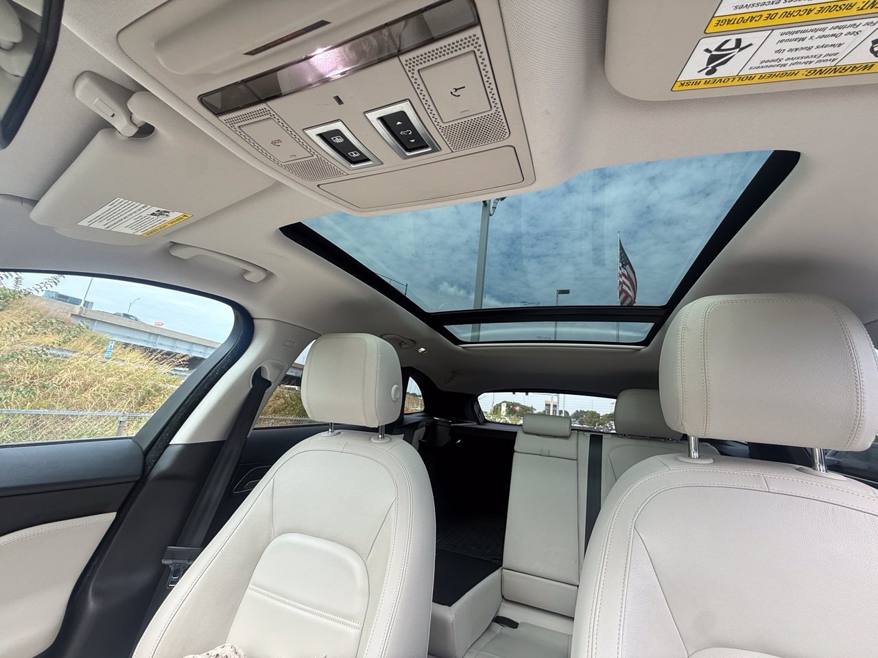 Used 2017 Jaguar F-PACE Prestige AWD/4WD image 12