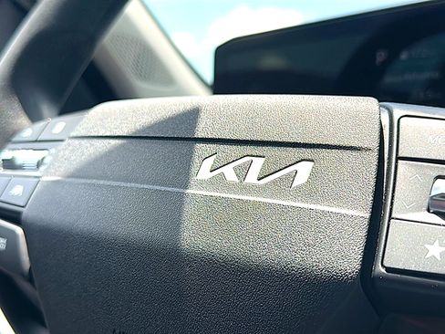 Used 2025 Kia K4 FWD image 30