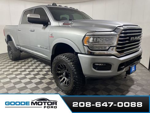 Used 2022 RAM 2500 Limited AWD/4WD image 2