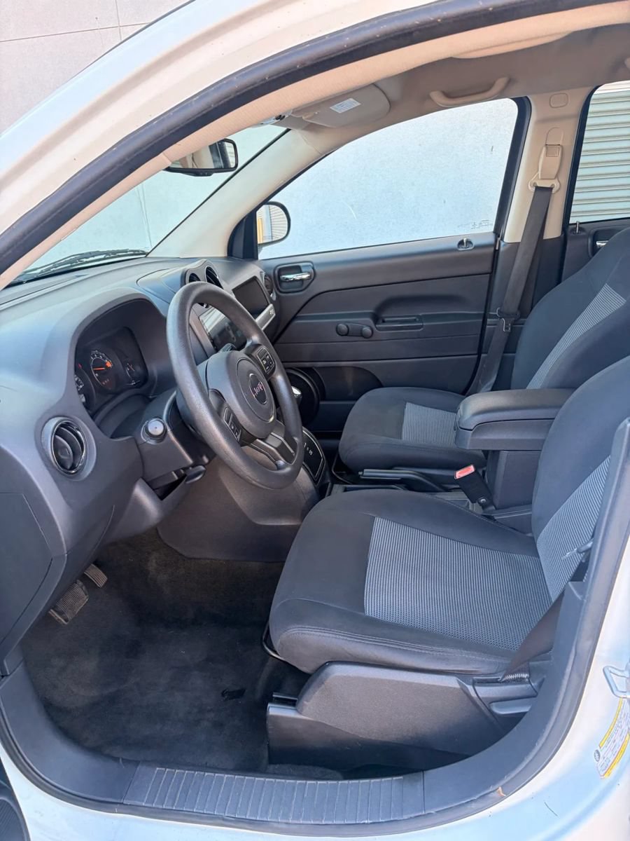 Used 2016 Jeep Compass Sport FWD image 6