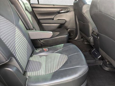 Used 2021 Toyota Highlander XSE image 22