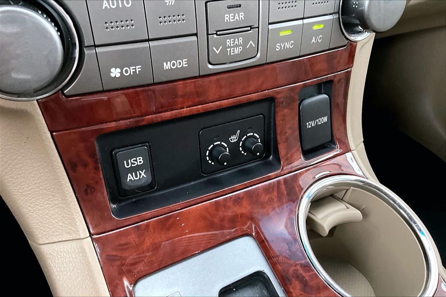 Used 2013 Toyota Highlander Limited AWD/4WD image 31
